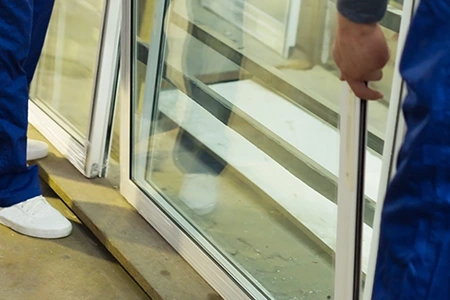 Commercial Glass Repair Technician in Fruit Cove, FL
